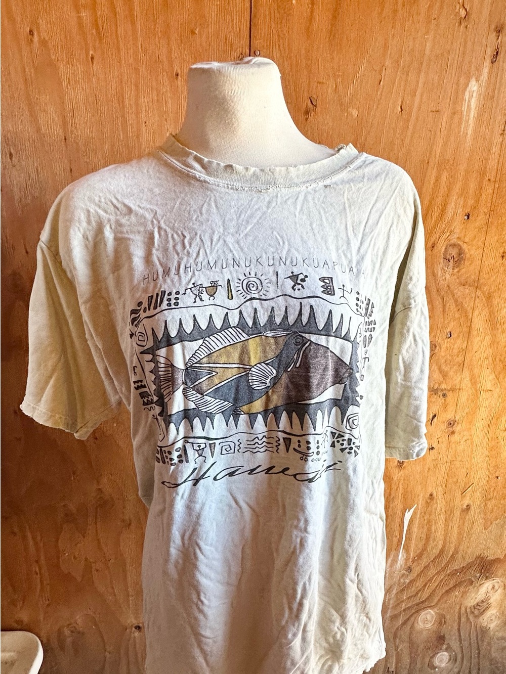 90s guava beach Hawaii t shirt made in the USA humuhumunukunukua Pua a thrashed